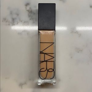 NARS natural radiant long wear foundation